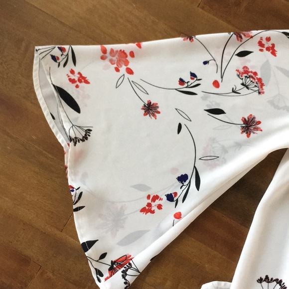 a.n.a. Bell sleeve blouse - Picture 4 of 4